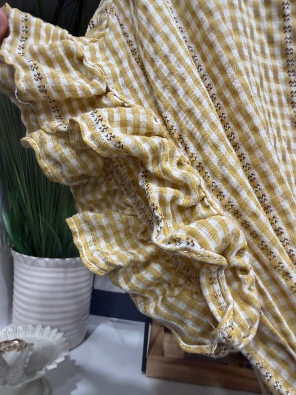 Light Yellow Ruffle-Sleeve Wrap Dress with Tie Waist SZ M - Picture 3 of 11